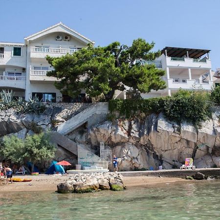 Apartments Agava-Mirjana Оміш Екстер'єр фото
